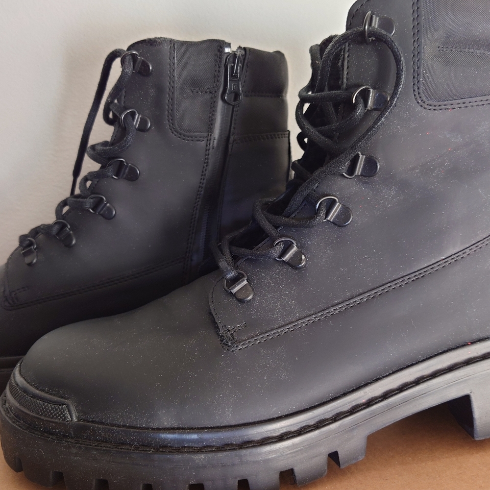 Steve Madden Storm Boot - Picture 2 of 2